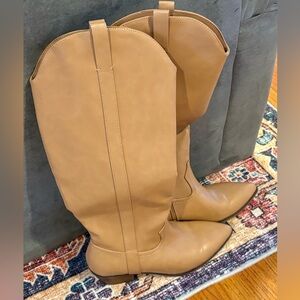 White Mountain Tan Leather Women's Boots 10